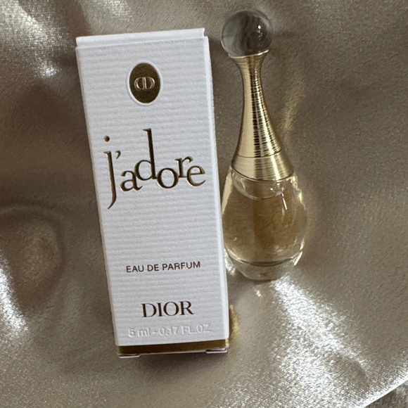 NEW Dior Soft Pink Pillow Clutch Makeup Pouch with Silver Logo and deluxe Jadore - Picture 7 of 8